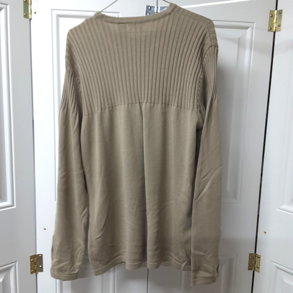 Claiborne Men's sweater - Picture 2 of 2